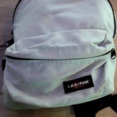 Mochila, como reportado por EBS Tramplein utilizando o iLost