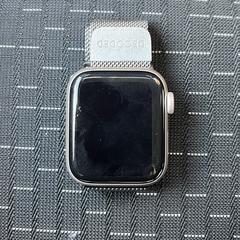 Apple watch se، كما تم الإبلاغ عنه عبر iLost