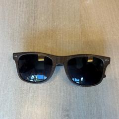 Gafas de sol, ha sido reportado por Hotel Apeldoorn con iLost