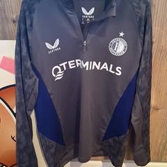Mellény Feyenoord, amint azt Familiepark Drievliet az iLost segítségével jelentette.