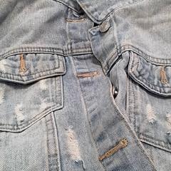 Denim jacket, as reported by Qbuzz Fryslân using iLost