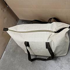 Táska Beige et vert, amint azt IKEA Tours az iLost segítségével jelentette.