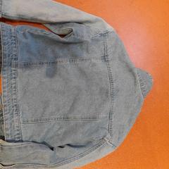 Chaqueta de mezclilla bleue, ha sido reportado por TCL con iLost