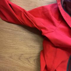 Chaqueta, ha sido reportado por GVB con iLost