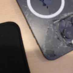 Telefon zwart Apple, jak nahlášeno Walibi Holland pomocí iLost