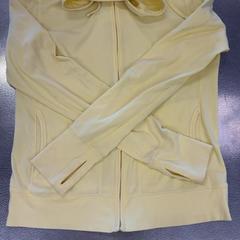 Sudadera con capucha 黄色, segundo informou IKEA前橋 usando iLost