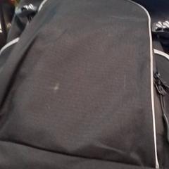 Mochila Zwart, segundo informou Qbuzz Fryslân usando iLost