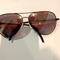 Gafas de sol, segundo informou Pathé Nijmegen usando iLost