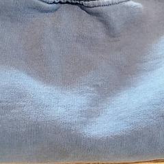 Roupa - Trui lichtblauw, segundo informou Regio Antwerpen - Brussel usando iLost