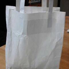 Papieren tas, ha sido reportado por Connexxion Noord Holland Noord Hoorn usando iLost