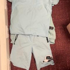 Pantalones cortos & Camisa, ha sido reportado por ibis Styles Rotterdam Ahoy con iLost