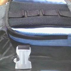 Mochila Blauw met zwart, como reportado por Pukkelpop Festivalterrein utilizando o iLost