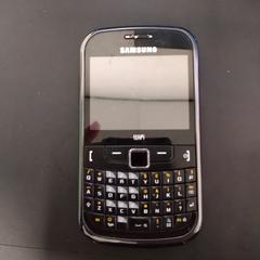 Telefon Zwart oud met toetsenbord Samsung, amint azt IKEA Zwolle az iLost segítségével jelentette.
