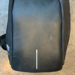 Backpack op naam van Van Geel, as reported by Gemeente Amsterdam using iLost