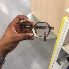 Ulleres de vue , marron , vert, segons ha informat IKEA Marseille La Valentine mitjançant iLost