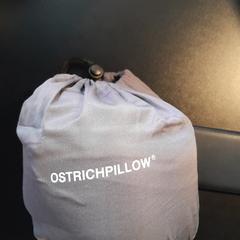 Almofada para pescoço, como reportado por Leonardo Hotel Amsterdam Rembrandtpark utilizando o iLost