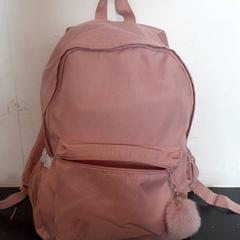 Mochila, segundo informou Qbuzz servicepunt  Emmen usando iLost