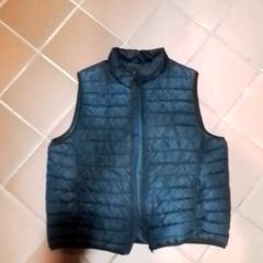 Tělesný ohřívač Donker blauwe bodywarmer, jak nahlášeno Apenheul pomocí iLost