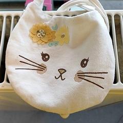 Barneveske Beige, motif chat, som rapportert av IKEA Strasbourg ved bruk av iLost