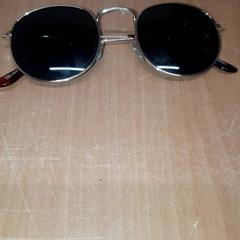 Gafas de sol, segundo informou Grand Hotel Amrath Kurhaus usando iLost