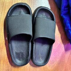 Sandály Rubberen badslippers maat onbekend, jak nahlášeno Into The Great Wide Open pomocí iLost