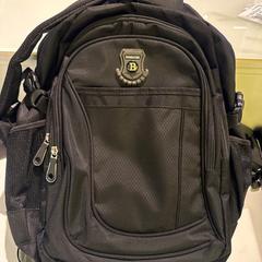 Mochila BLACK, ha sido reportado por Room Mate Bruno con iLost