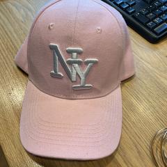 Baseball cap, as reported by Designer Outlet Roosendaal using iLost