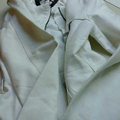 Wit jackje, as reported by Connexxion Haaglanden Zoetermeer using iLost