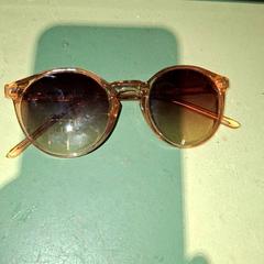 Occhiali da sole Lunette de soleil, come riportato da IKEA Villiers-sur-Marne utilizzando iLost