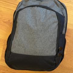 Mochila, segundo informou HTM usando iLost