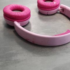 ヘッドホン Roze がiLostで Arriva Friesland / Groningen によって報告されました