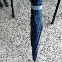 Parapluie, a été signalé par Centraal magazijn utilisant iLost