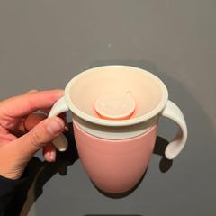 Pohár Roze Kinder drinkbeker, jak nahlášeno Van der Valk Hotel Deventer pomocí iLost
