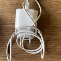 Usb-ladegerät, gemeldet von MEININGER Hotel Berlin East Side Gallary über iLost