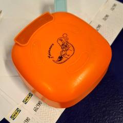 Enceinte bluetooth orange, segons ha informat IKEA Grenoble mitjançant iLost