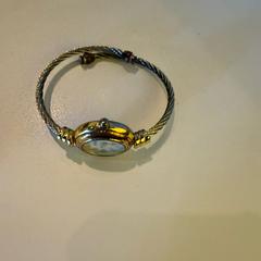 Pulsera GREYE, ha sido reportado por Room Mate Bruno con iLost