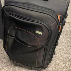 スーツケース がiLostで Eindhoven Airport によって報告されました