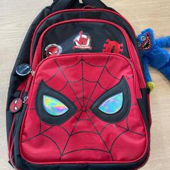 Batoh Spiderman, jak nahlášeno Van Heugten Tours pomocí iLost