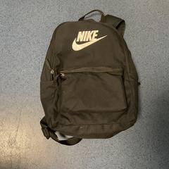 バックパック がiLostで Breng Arnhem によって報告されました
