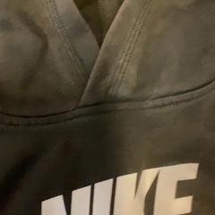 Hoodie Black, zoals gemeld door MEININGER Hotel Brussels City Center met iLost