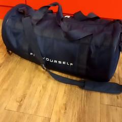 Bolsa, ha sido reportado por Arriva Limburg Noord con iLost