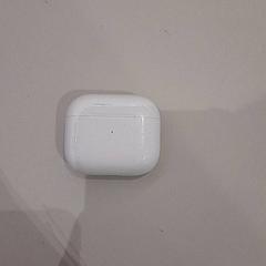 Airpod, jak nahlášeno Van der Valk Hotel Schiphol pomocí iLost