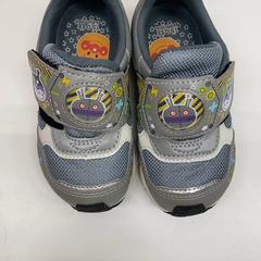 Sneaker, zoals gemeld door IKEA新三郷 met iLost