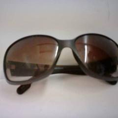 Sonnenbrille, gemeldet von Bobbejaanland über iLost