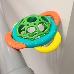 Rattle & Toy Vert bleu orange jaune, as reported by IKEA Nantes using iLost