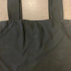 Camicia Black, come riportato da MEININGER Hotel Brussels City Center utilizzando iLost