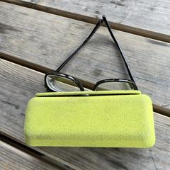 Glasses in lime case, segons s'ha informat a iLost