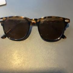 Gafas de sol, ha sido reportado por MEININGER Hotel Salzburg City Center con iLost