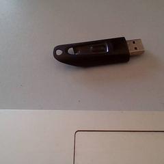 Chiavetta usb Sandisk Ultra USB 3.0 16GB, come riportato da Pukkelpop Festivalterrein utilizzando iLost