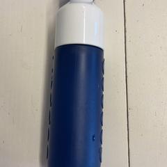 Bottiglia d'acqua, come riportato da HTM utilizzando iLost